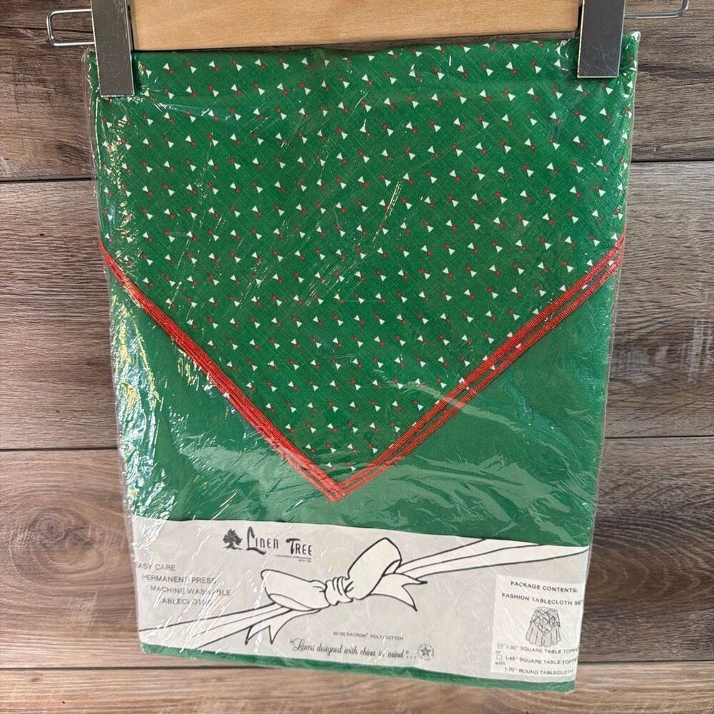 NWOT Vintage Linen Tree Fashion Tablecloth Set Christmas 30” Square Table Topper